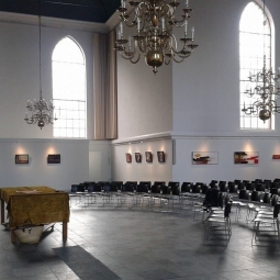 KORT BEZINNINGSMOMENT - Meditatief moment in de Grote Kerk in Emmen. Een moment van stilte en rust. Naar binnen.